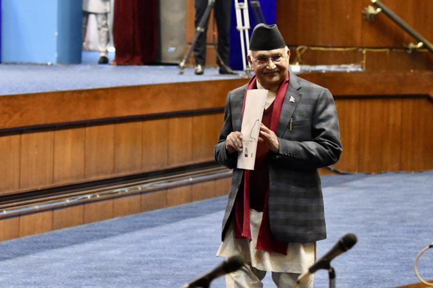 ओली सरकारको १०० दिन - कामभन्दा विवाद बढी 